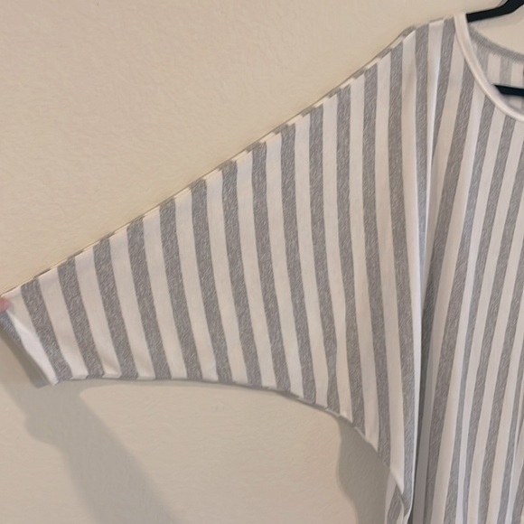 Andree By Unit Women’s Tunic Top Large Grey Striped Bohemian Preppy - Picture 5 of 11